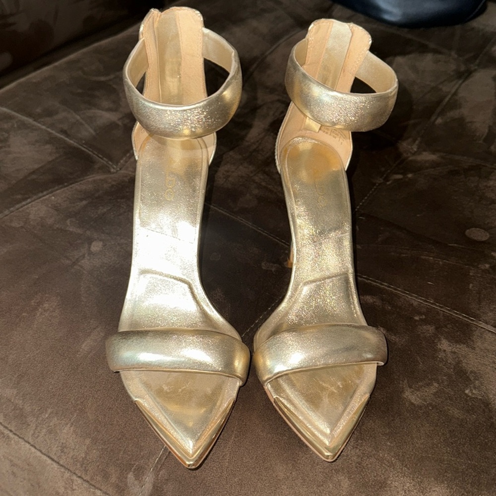 Aldo gold heels 7.5 4inch